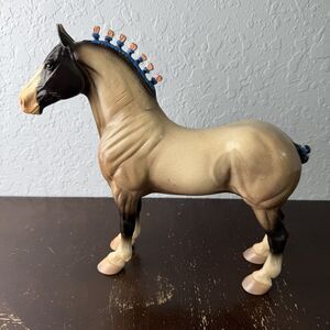 Peter Stone Standing Drafter Horse 1996 Traditional Braided Mane Blue Pink Bobs